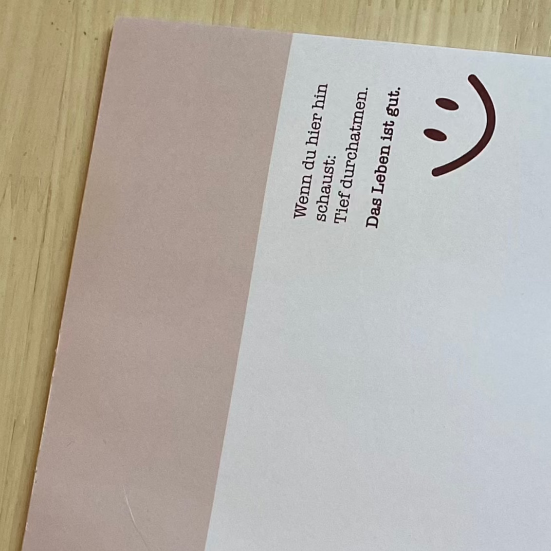 Nahaufnahme Schreibtischunterlage