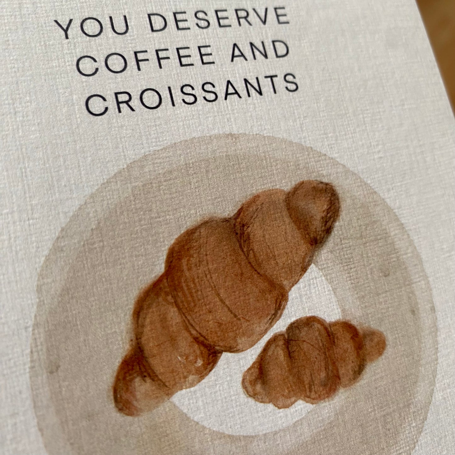 Postkarte „coffee and croissants“